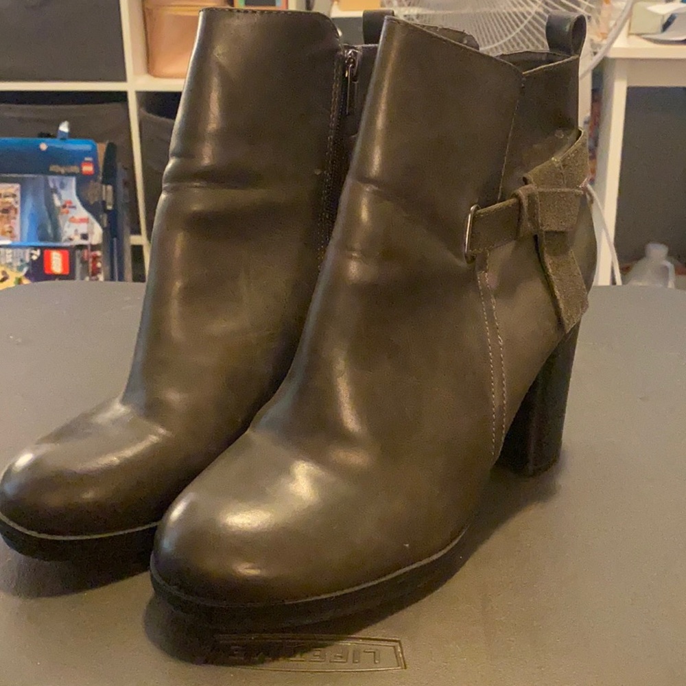 A+ dark grey booties!!